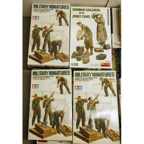 81 - 1/35 scale model kits: to include an Italeri, Mercedes Benz L 3000; and a German Tank Ammo-Loading C... 