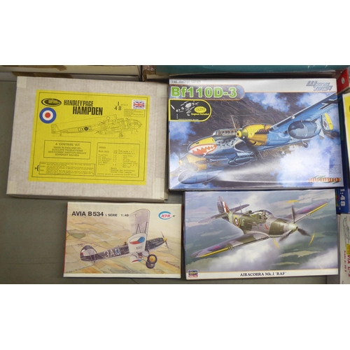 96 - 1/48 scale model kits: to include an, Airacobra Mk.I by Hasegawa; and 'The Royal Thames' Oakley Clas... 