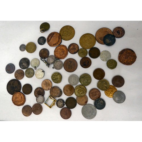 315 - A mixed lot: to include coins, items of personal ornament and empty jewellery boxes