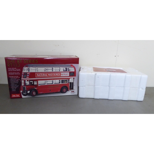 116 - A Sun Star RT Series RT113 1/24 scale model, diecast replica of a 1939 London Bus  boxed