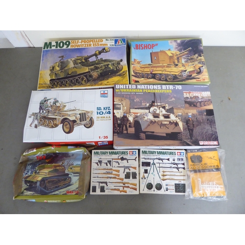 121 - 1/35 scale model kits: to include by Revell, a Bedford QL 4 6 Pdr.Gun; and an M-18 Hellcat by Academ... 