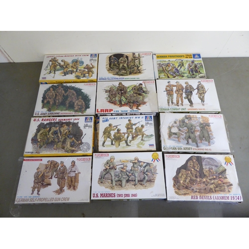 126 - 1/35 scale model kits and accessories, mostly soldiers: to include examples by Italeri, Dragon and T... 