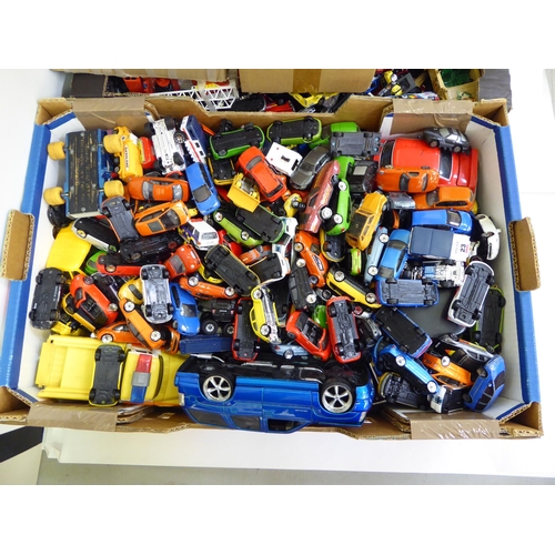 140 - Uncollated boxed diecast model vehicles, some boxed: to include examples by Corgi