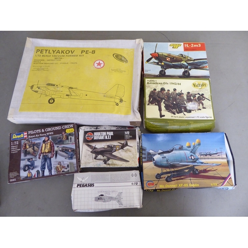 151 - 1/72 scale model kits: to include by Roden, a Staaken R.VI; and a Fairey Seafox by Matchbox  (c... 