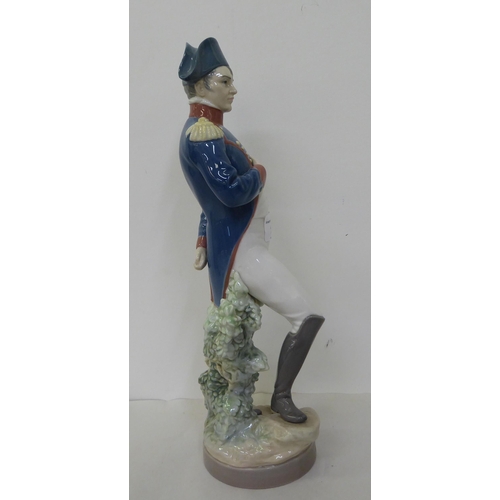 157 - A Lladro porcelain Limited Edition No.275 figure  11