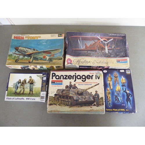 186 - 1/32 scale model kits: to include by Wingnut Wings, a Jeannin Stahltaube (1914); and a Jaguar XKR GT... 