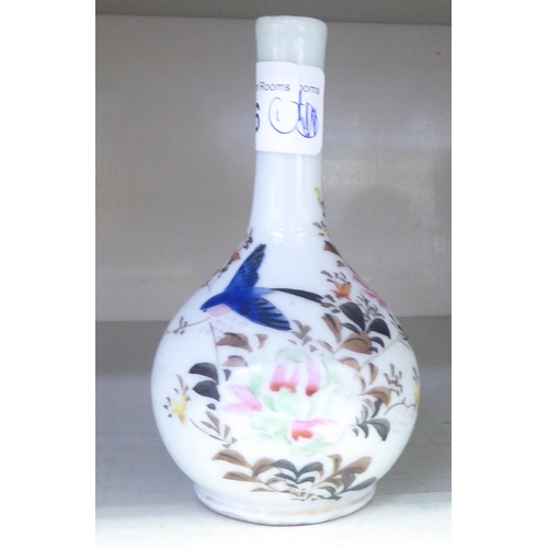 286 - A circa 1910/1920 Chinese porcelain vase, decorated with a bird amongst flora  5