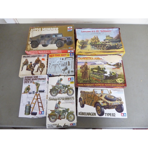 82 - 1/35 scale model kits: to include by Revell, a Fordson WOT6; and a Sd.Kfz.232 Schwerer Panzerapahwag... 