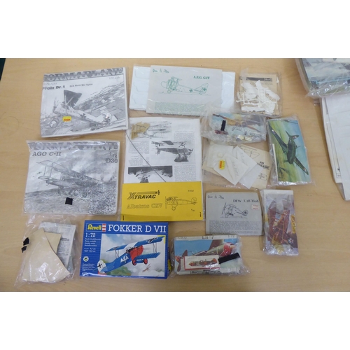 81 - 1/72 scale model kits: to include by Formaplane, an Albatross BII; and a Fokker DR-1 by Revell ... 