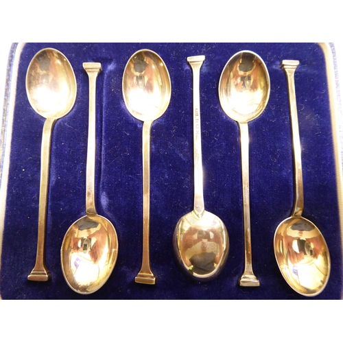 1 - Silver collectables: to include a pair of pierced oval salts with cranberry coloured glass liners&nb... 