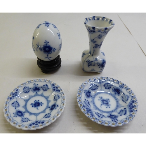 146 - Royal Copenhagen porcelain: to include a cream jug  No.1031