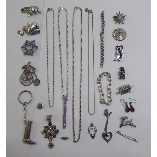 147 - Silver and white metal jewellery: to include a brooch, fashioned as a frog