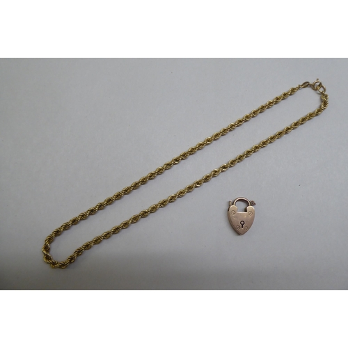 168 - 9ct gold jewellery: to include a heart shape locket