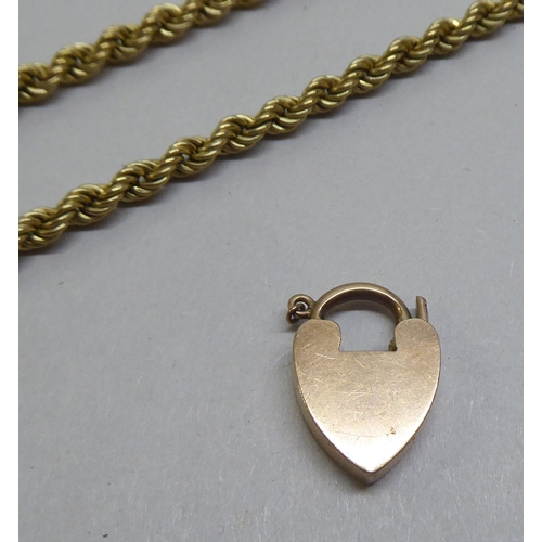 168 - 9ct gold jewellery: to include a heart shape locket