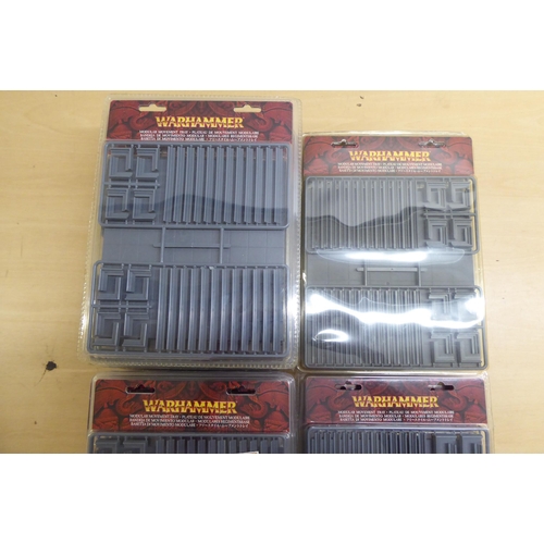 171 - Approx. twenty packs of Warhammer Movement Trays