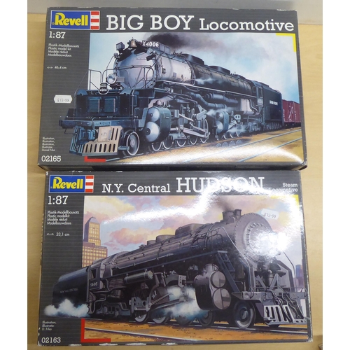 172 - 00 and H0 gauge model railway kits and accessories: to include examples by Italeri and Dapol  (... 