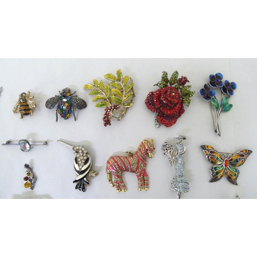 197 - Jewellery: to include multiple white and yellow metal enamelled animal brooches