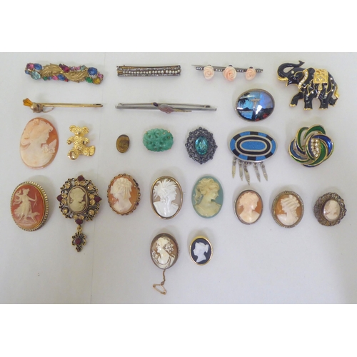 199 - Jewellery: to include various shell carved cameos