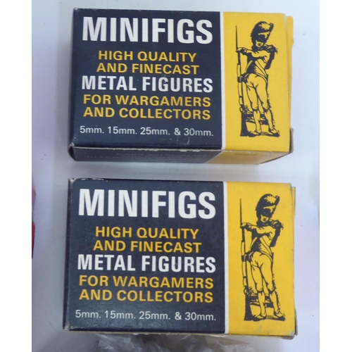 284 - Model soldiers: to include examples by Airfix and Hinchcliffe Models  various scales