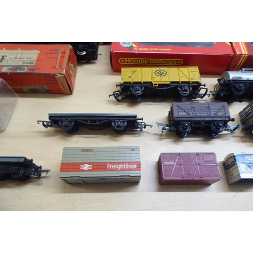 35 - 00 gauge model railway accessories, comprising eight locomotives and various wagons: to include a 4-... 