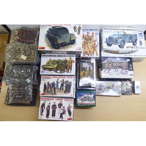 81 - 1/35 scale model kits: to include by AFV Club, a 'Long Tom M59 155mm Cannon'; and miscellaneous figu... 