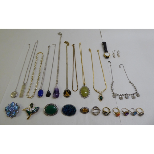 90 - Items of personal ornament: to include dress rings and stone set pendants 