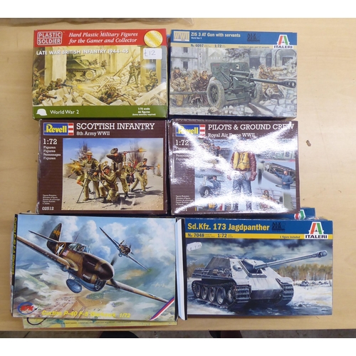 91 - 1/72 scale model kits: to include by Airfix, 'D-Day Air Assault'; and 'P-47D Thunderbolt' by Revell ... 