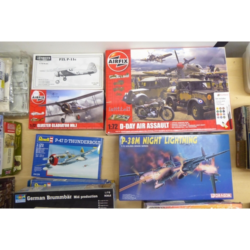 91 - 1/72 scale model kits: to include by Airfix, 'D-Day Air Assault'; and 'P-47D Thunderbolt' by Revell ... 