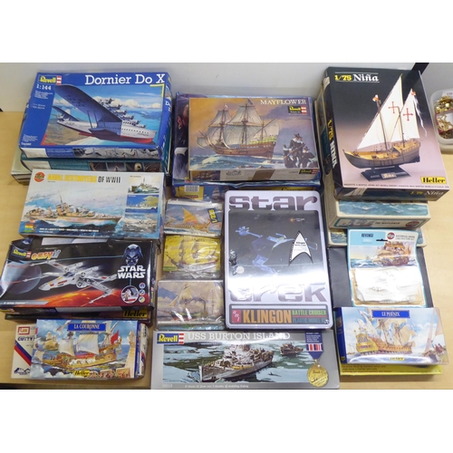 92 - Various scale model kits: to include by Airfix 'HMS Victory'; and 'The Mayflower' by Revell  (c... 