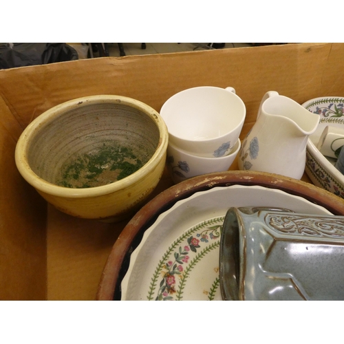 87 - A mixed lot: to include china and stoneware tableware, in mixed patterns