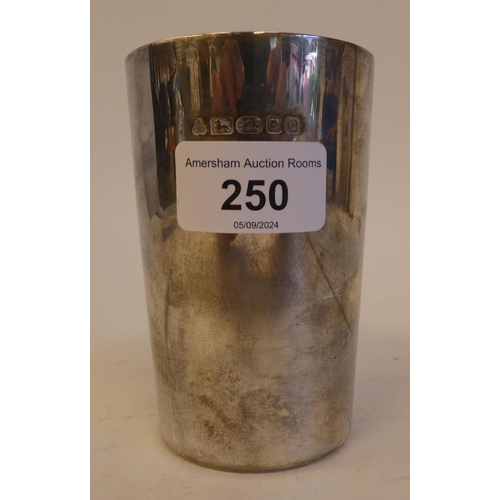 250 - A modern silver beaker of tapered form  SJP maker's mark & stamped 925  London 2013 (approx. 6oz... 