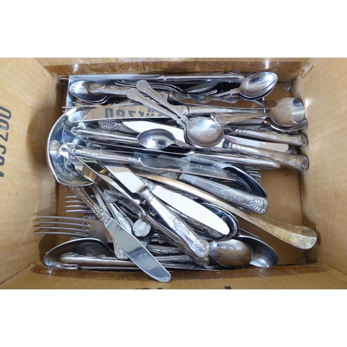 87 - Variously patterned, mainly stainless steel cutlery and flatware