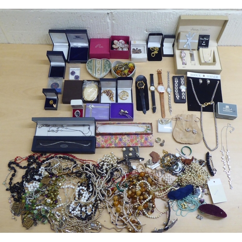 10 - Costume jewellery and items of personal ornament: to include necklaces; and earrings