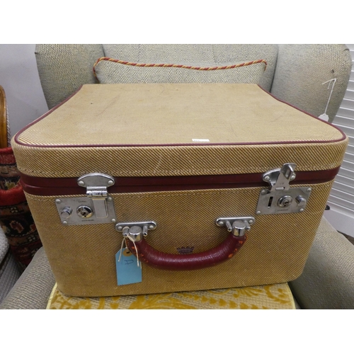 103 - Luggage: to include a Globetrotter pressed card vanity case  10