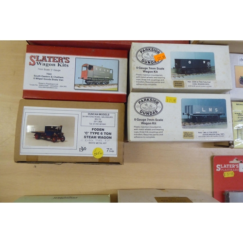 15 - 0 gauge model railway accessories: to include a 'Fowler 0-4-0 Diesel Mechanical Loco' by Ixion