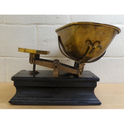 16 - A late Victorian set of Avery Ltd brass grocers scales, on a wooden plinth  17