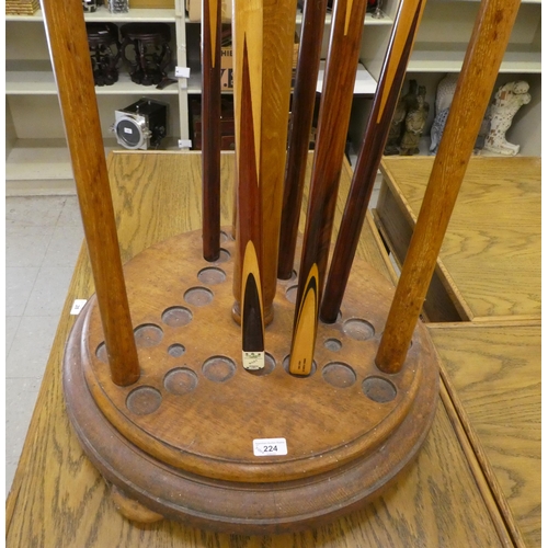 224 - A 1920/30s oak snooker cue stand  46