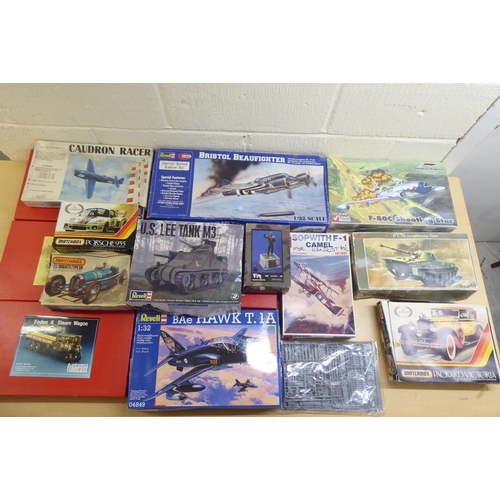 25 - 1/32 scale model kits: to include by Matchbox, 'Packard Victoria'; and 'Bristol Beaufighter' by Reve... 