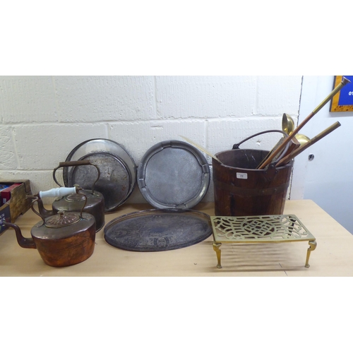 77 - A mixed lot: to include an early 20thC coopered oak coal bucket with a swing top handle