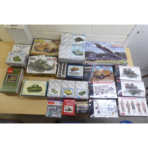 95 - 1/35 scale model kits: to include by Accurate Armour, a 'K42L BT7-M1937 Tank';  and a 'Bedford ... 