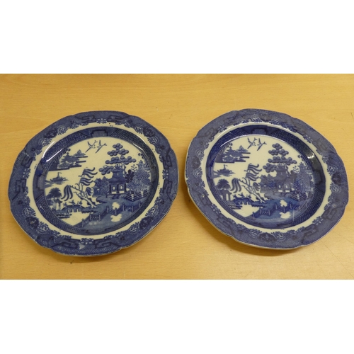 11 - 18th, 19th & 20thC blue and white ceramics: to include two pearlware plates  9.5