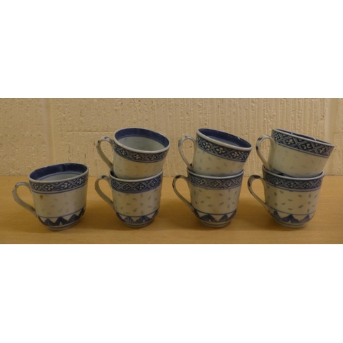 11 - 18th, 19th & 20thC blue and white ceramics: to include two pearlware plates  9.5