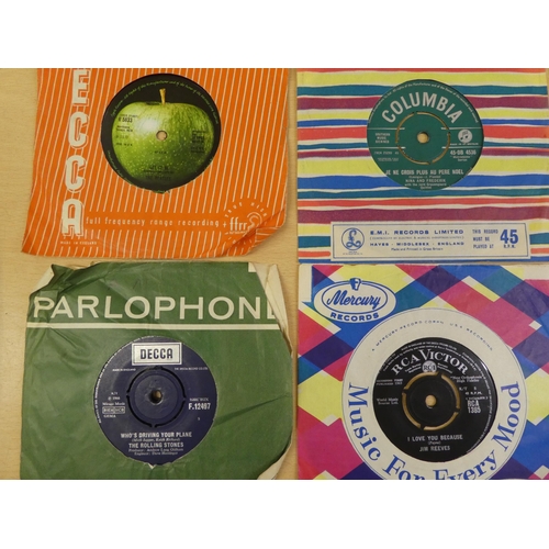 20 - Vinyl albums and 45rpm singles, mainly rock 'n' pop: to include 'The Beatles' 'Billy Joel' 'Jimi Hen... 