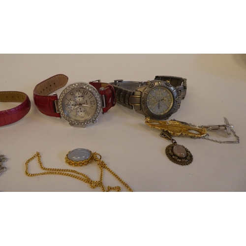 212 - Watches and costume jewellery: to include cufflinks and brooches 