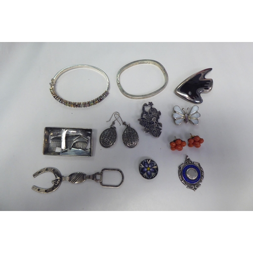 222 - Costume jewellery: to include mainly 925 and white metal collectables