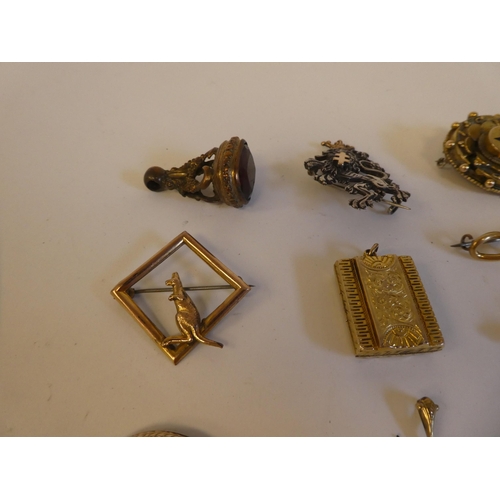 224 - Yellow metal items of personal ornament  mixed marks 