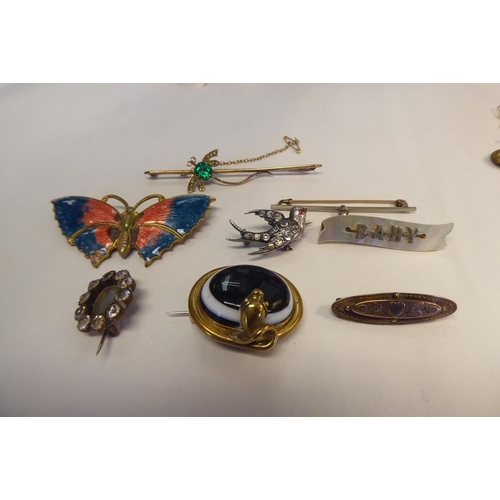 225 - Yellow metal items of personal ornament  mixed marks 