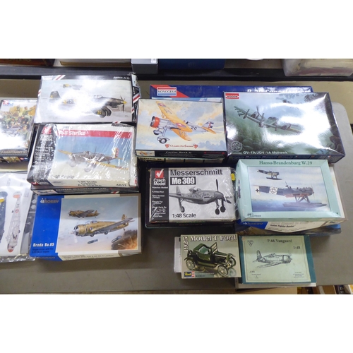 242 - 1/48 scale model kits: to include by Monogram, a 'B-29 Superfortress'; and a 'P-47D Thunderbolt, Arm... 