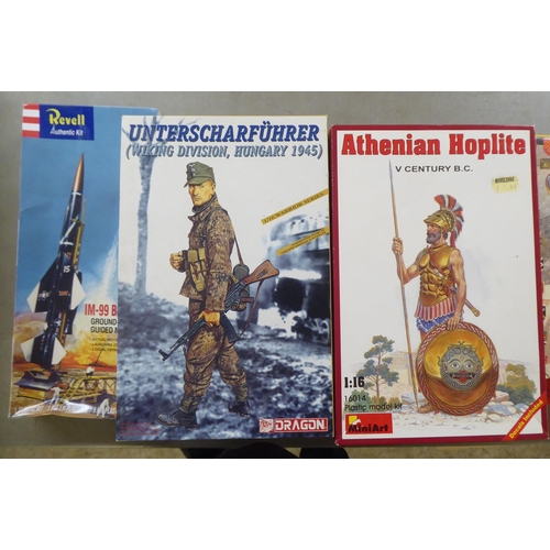 246 - Model kits, various scales: to include by Italeri, a 'Ducati Desdemosedici'; and a 'Carthaginian War... 