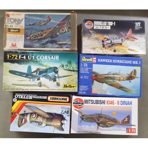 254 - 1/72 scale model kits: to include by Revell, a 'VIIC Wolf Pack Die Grauen Wolfe Submarine'; and a 'U... 